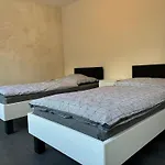 Modern & Zentral In Lev, Schnell In Koeln Ddorf, Schnelles Wifi, Netflix *