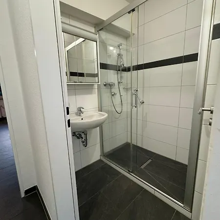 Appartement Opladen, 4 Gaeste, Parkplatz, Wlan