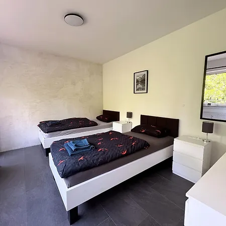 Opladen, 4 Gaeste, Parkplatz, Wlan * ليفركوزن