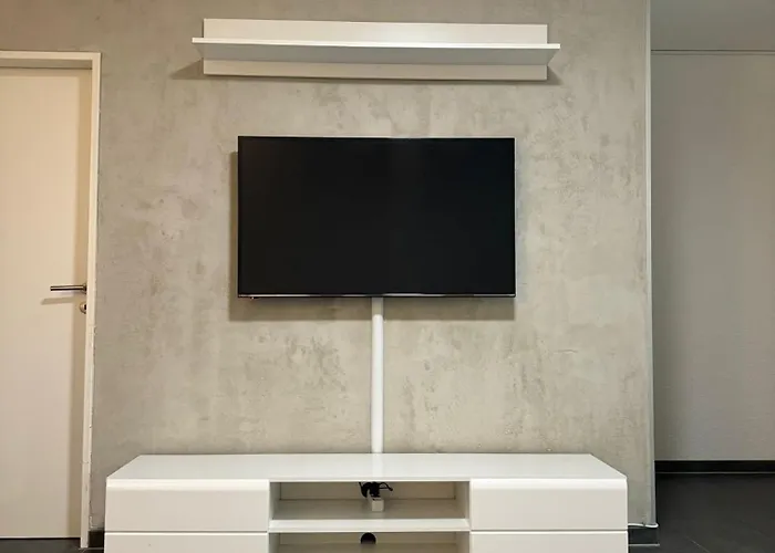 Modern & Zentral In Lev, Schnell In Koeln Ddorf, Schnelles Wifi, Netflix